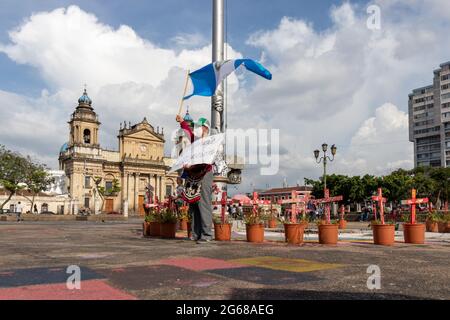 Manifestation au Guatemala demandant la démission du président Giammattei pour corruption et mauvaise gestion de la crise pandémique Banque D'Images