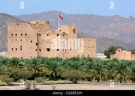 OMAN. LES MONTAGNES DE HAJAR. JABREEN. LE CHÂTEAU DE JABREEN A ÉTÉ CONSTRUIT EN 1670 PAR L'IMAM BILL'ARAB BIN SULTAN AL YA'RUBI QUI A DÉCIDÉ DE FAIRE EST CAPITALE Banque D'Images