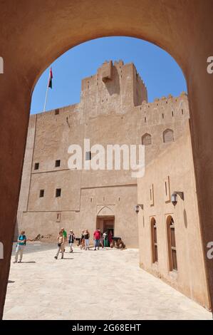 OMAN. LES MONTAGNES DE HAJAR. JABREEN. LE CHÂTEAU DE JABREEN A ÉTÉ CONSTRUIT EN 1670 PAR L'IMAM BILL'ARAB BIN SULTAN AL YA'RUBI QUI A DÉCIDÉ DE FAIRE EST CAPITALE Banque D'Images