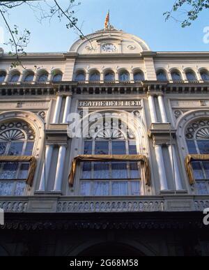 EXTÉRIEUR-FACHADA ANTES DEL INCENDIO DE 1994 EN LA RAMBLA. EMPLACEMENT: TEATRO DEL LICEO. Barcelone. ESPAGNE. Banque D'Images