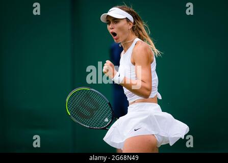 Paula Badosa d'Espagne en action contre Magda Linette de Pologne lors du troisième tour aux Championnats Wimbledon 2021, Grand Chelem tennis Tournament le 3 juillet 2021 à All England Lawn tennis and Croquet Club à Londres, Angleterre - photo Rob Prange / Espagne DPPI / DPPI Banque D'Images