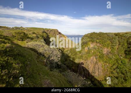 Vue sur les chutes de Lealt sur l'île de Skye dans les Highlands écossais, Royaume-Uni Banque D'Images