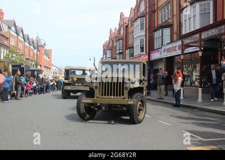 Colwyn Bay fait le retour des années pour un week-end de guerre des années quarante et un festival militaire, il comprend des reconstitutions de batailles et de véhicules historiques Banque D'Images