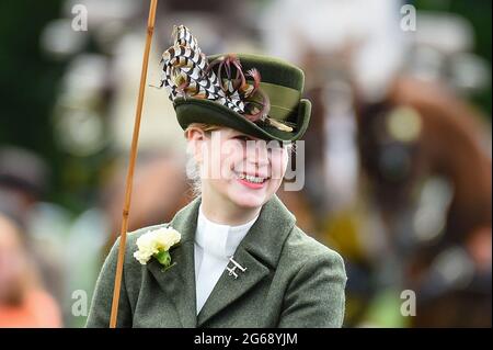 Windsor, Royaume-Uni. 04e juillet 2021. Château de Windsor, Windsor, Berkshire. 4 juillet 2021. Lady Louise Windsor pendant le Royal Windsor Horse Show, tenu sur le terrain du château de Windsor Credit: Peter Nixon/Alay Live News Banque D'Images