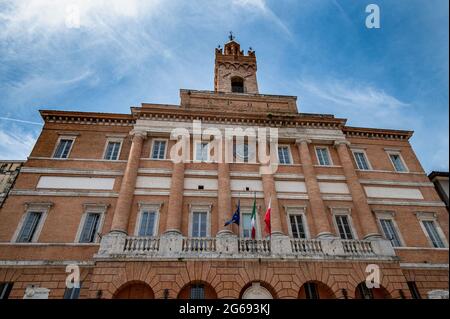 foligno détail de la mairie de la place de la république dans le centre-ville Banque D'Images