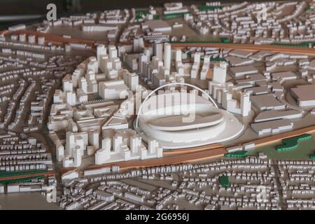 Londres, Royaume-Uni. 04e juillet 2021. Un modèle à grande échelle qui montre la plupart du centre de Londres, y compris le stade Wembley.il est tout aussi important de regarder et de pointer pour le public, que d'un outil de vente et d'explication pour les architectes et les urbanistes.l'espace d'exposition est ouvert du lundi au vendredi de 8h00 à 18h00 et le samedi au dimanche de 10h00 à 18h00. Il peut être trouvé à l'étage supérieur du Coal Drops Yard crédit: Paul Quezada-Neiman/Alay Live News Banque D'Images