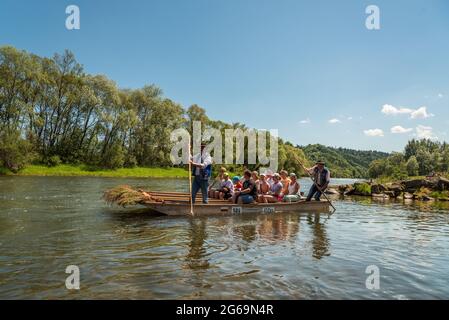 Descente en rafting de Dunajec en Pologne et en Slovaquie Banque D'Images