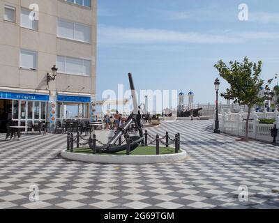 Monuments au Mirador del Mediterrneo, à Benidorm, à Alicante par temps clair. Communauté Valencienne. Photographie horizontale. Banque D'Images