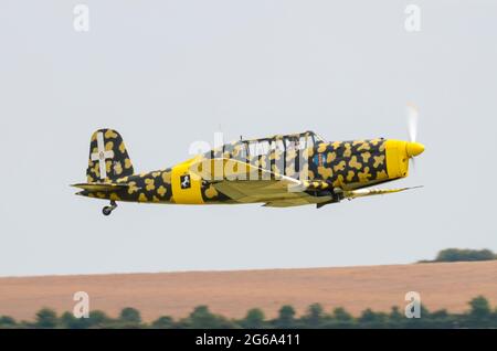 1950 vol de l'avion de Fiat G.46. Un entraîneur militaire s'est développé en Italie peu après la Seconde Guerre mondiale Série 44-MM-52-801. Reg G-BBII. Décollage à un spectacle aérien Banque D'Images