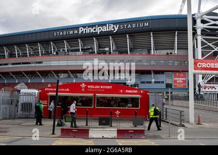 Extérieur du stade de la Principauté après le pays de Galles v Canada rugby international le 3 juillet 2021. Crédit : Lewis Mitchell Banque D'Images