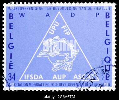 MOSCOU, RUSSIE - 18 AVRIL 2020: Timbre-poste imprimé en Belgique montre World Postday, série, vers 1998 Banque D'Images