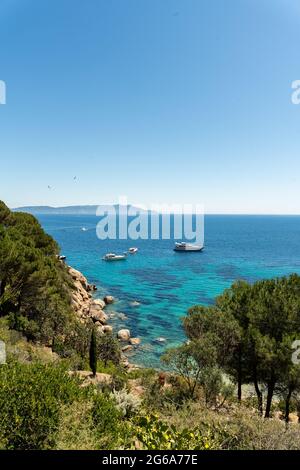 Les couleurs magiques de l'eau à isola del giglio Banque D'Images