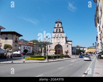 Cangas de Onis (Asturies), Espagne. Photographie horizontale. Banque D'Images