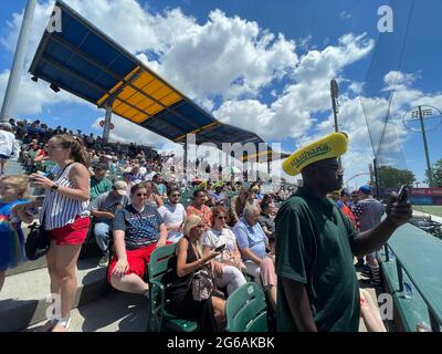 4 juillet - New York NY : le concours de nourriture pour hot-dogs 2021 de Nathan tenu à Coney Island New York le 4 juillet 2021 crédit: Rainmaker/MediaPunch Banque D'Images