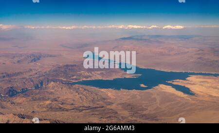 Vue aérienne du lac Mead depuis l'avion d'avion qui quitte Las Vegas Banque D'Images