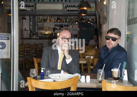 Londres, Royaume-Uni. 02 juillet 2021. Jonathan Sothcott, Danny Bear, sur les Renegades dans Upper Street Islington crédit: SPP Sport Press photo. /Alamy Live News Banque D'Images