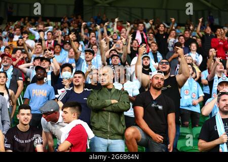MELBOURNE, AUSTRALIE - 1er AVRIL : les fans de Melbourne s'émotif lors du match de football Hyundai A-League entre le Western United FC et le Melbourne City FC le 1er avril 2021 à l'AAMI Park de Melbourne, en Australie. (Photo de Dave Hewitt) Banque D'Images