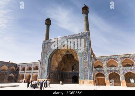 Bâtiment principal (salle de prière) et cour de la mosquée du vendredi (mosquée de Jameh), Ispahan (Esfahan), province d'Ispahan, Iran, Perse, Asie occidentale, Asie Banque D'Images