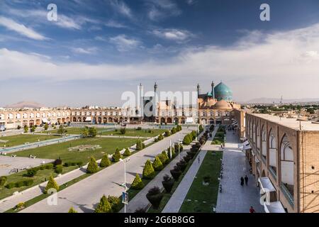 Vue sur la place Imam (Naqsh e Jahan) et la mosquée Imam (mosquée Shah), depuis Ali qapu, Isfahan (Esfahan), province d'Isfahan, Iran, Perse, Asie occidentale, Asie Banque D'Images