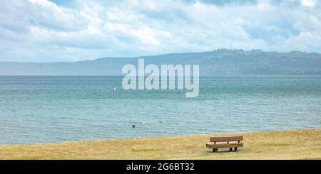 Vue sur la réserve au bord du lac Taupo à Taupo, Nouvelle-Zélande Banque D'Images