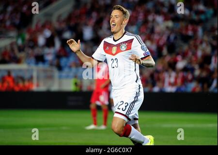 Max Kruse nominé pour Olympia Tokyo 2020. Archive photo; goaljubel Max KRUSE (GER) après objectif pour 2-0, action, jubilation, joie, enthousiasme, en tirant sa langue. Équipe nationale de football, qualification au Championnat d'Europe, Gibraltar-Allemagne 0-7. Le 13 juin 2015 à FARO/PORTUGAL. Banque D'Images