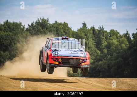 16 VEIBY Ole Christian (NOR), ANDERSSON Jonas (SWE), Printsport, Hyundai i20 R5, action pendant le rallye FIA ERC Liepaja 2021, 2e tour du Championnat européen de rallye FIA 2021, du 1er au 3 juillet 2021 à Liepaja, Lettonie - photo Gregory Lenmand / DPPI Banque D'Images