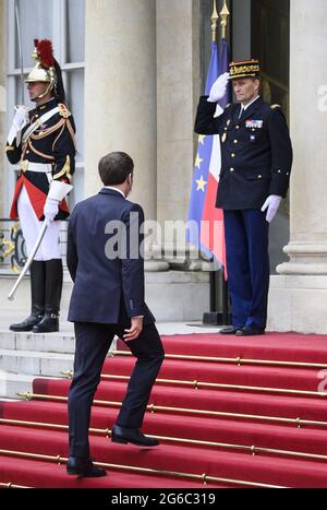 Paris, France. 05e juillet 2021. Le président français Emmanuel Macron à l'Elysée Palace de Paris le 5 juillet 2021. Photo par Eliot Blondt/ABACAPRESS.COM crédit: Abaca Press/Alay Live News Banque D'Images