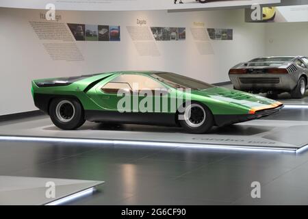 Carabo Bertone 1969 ritratta nel Museo Alfa Romeo di Arese, Milan. La vettura era sviluppata sul telaio e motore della Alfa Romeo 33/2 Banque D'Images