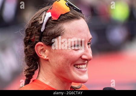 Bolton, Royaume-Uni. 04e juillet 2021. Katrina Matthews vu pendant le triathlon Ironman à Bolton.Ironman est un événement annuel organisé dans le monde entier où les athlètes concourent dans un triathlon éprouvant. Le triathlon de cette année a été 20 mois en préparation en raison de l'attente du covid. Crédit : SOPA Images Limited/Alamy Live News Banque D'Images