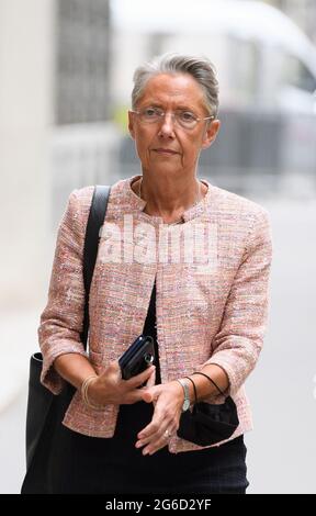 Arrivée d'Elisabeth borne, ministre du travail, de l'emploi et de l ...
