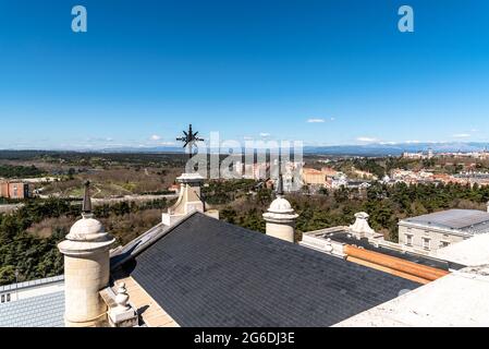 Vue aérienne de la Casa de Campo, du parc Oeste et du quartier de Moncloa à Madrid depuis la cathédrale d'Almudena. Paysage urbain de Madrid Banque D'Images