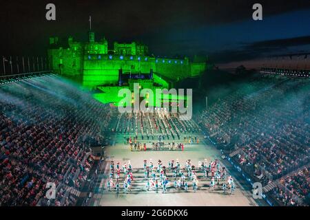 Le 2018 Royal Edinburgh International Military Tattoo sur l'esplanade du château d'Édimbourg, Écosse, Royaume-Uni Banque D'Images