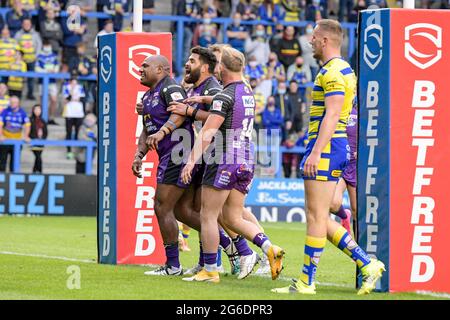 Robert Lui (6), de Leeds Rhinos, fête sa tentative de faire 0-4 Banque D'Images