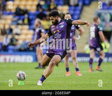 Warrington, Angleterre - 5 juillet 2021 - Rhyse Martin (12), de Leeds Rhinos, s'est donné pour but lors de la ligue de rugby Betfred Super League Warrington Wolves vs Leeds Rhinos au stade Halliwell Jones, Warrington, Royaume-Uni Dean Williams/Alay Live Banque D'Images