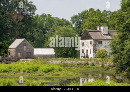 Sleepy Hollow, NY - Etats-Unis - 5 juillet 2021 : une vue horizontale de Philipsburg Manor House et de l'immense domaine de l'époque coloniale connu sous le nom de Philipsburg Ma Banque D'Images