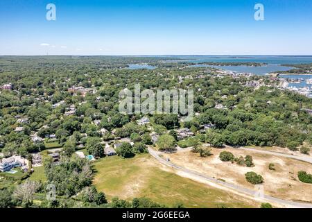 image aérienne de la plage de havens, du village portuaire de sag et au-delà Banque D'Images