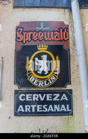 VILLA GENERAL BELGRANO, ARGENTINE - 3 avril 2015: Affiche de bière Spreewald Villa General Belgrano, Argentine. Village sert maintenant comme une Allemagne de style touri Banque D'Images