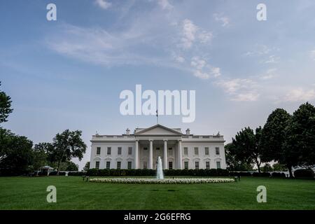 Washington, États-Unis. 05e juillet 2021. La Maison Blanche est vue depuis la pelouse du Nord le 5 juillet 2021 à Washington DC. Photo par Ken Cedeno/Sipa USA crédit: SIPA USA/Alay Live News Banque D'Images