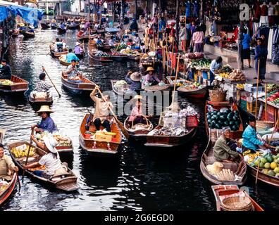 Marché flottant de Damnoen Saduak, Bangkok, Thaïlande Banque D'Images