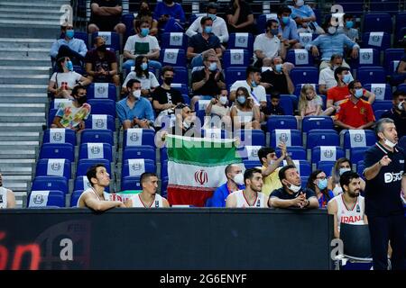 Madrid, Espagne. 05e juillet 2021. Les supporters de l'Iran vus pendant l'Espagne contre l'Iran match amical de basket-ball au Centre Wiznink de Madrid crédit: SOPA Images Limited/Alamy Live News Banque D'Images