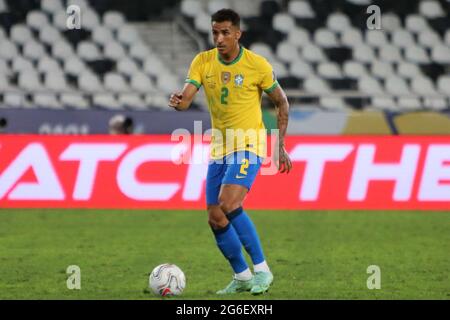 Danilo du Brésil pendant la Copa America 2021, match de football semi-final entre le Brésil et le Pérou le 6 juillet 2021 au stade Nilton Santos à Rio de Janeiro, Brésil - photo Laurent Lairys / DPPI Banque D'Images