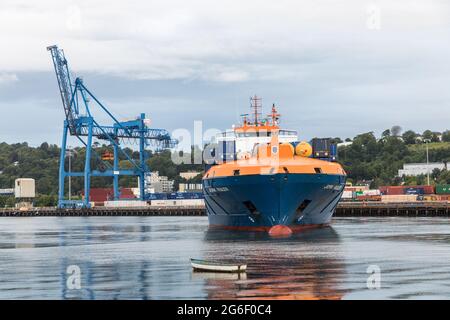 Tivoli, Cork, Irlande. 06e juillet 2021. Le navire-conteneur Jork Ruler effectue une manœuvre de rotation à 360 degrés sur la rivière Lee après son arrivée de Rotterdam sur les quais de Tivoli à Cork, en Irlande. - photo; David Creedon / Alamy Live News Banque D'Images