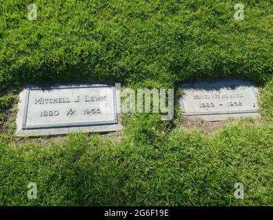 Glendale, Californie, États-Unis 1er juillet 2021 UNE vue générale de l'atmosphère de l'acteur Mitchell Lewis grave au Forest Lawn Memorial Park le 1er juillet 2021 à Glendale, Californie, États-Unis. Il était dans 175 films et connu pour jouer le capitaine des sorcières méchants de la garde de Winkie dans le magicien d'Oz. Photo par Barry King/Alay stock photo Banque D'Images