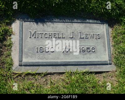 Glendale, Californie, États-Unis 1er juillet 2021 UNE vue générale de l'atmosphère de l'acteur Mitchell Lewis grave au Forest Lawn Memorial Park le 1er juillet 2021 à Glendale, Californie, États-Unis. Il était dans 175 films et connu pour jouer le capitaine des sorcières méchants de la garde de Winkie dans le magicien d'Oz. Photo par Barry King/Alay stock photo Banque D'Images