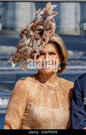 Berlin, Allemagne. 06e juillet 2021. Le roi Willem-Alexander et la reine Maxima des pays-Bas visitent le Bundestag où ils rencontrent le président des Bundes Wolfgang Schaube à Berlin, en Allemagne, le 6 juillet 2021. Le Roi et la Reine sont à Berlin pour une visite d'État de trois jours en Allemagne qui marque leur dernière tournée en Allemagne commencée en 2013. Photo de Robin Utrecht/ABACAPRESS.COM crédit: Abaca Press/Alay Live News Banque D'Images