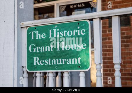 Signalisation pour le restaurant historique Grant House.Construit en 1896 par le colonel Russell H. Grant, deuxième cousin d'Ulysses S. Grant. Banque D'Images