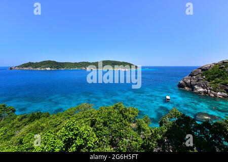 Belle nature des îles dans la mer d'Andaman à l'île de Similan, le parc national de Mu Ko Similan, Phang Nga, Thaïlande Banque D'Images