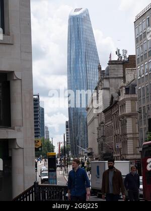 Un développement d'utilisation mixte de Blackfriars à Blackfriars Road no 1, Londres. Également connu sous le nom de vase ou de boomerang Banque D'Images