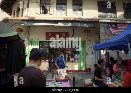 Marché du dimanche de Gaya sur la rue Gaya, Kota Kinabalu, Sabah, Malaisie. Banque D'Images