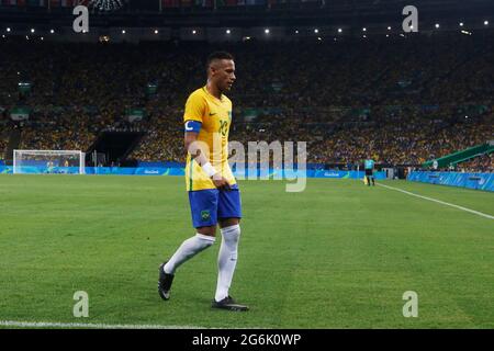 Neymar Jr, superstar brésilienne du football au stade Maracana. L'équipe nationale avance à la dernière médaille d'or aux Jeux Olympiques de Rio 2016 Banque D'Images